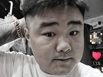 27岁博主因突发心梗去世 妻子痛悔：全家都被误导了