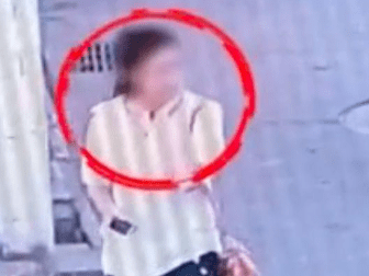 失足女被熟客要求"上门服务" 结果发现4个男人一起招嫖