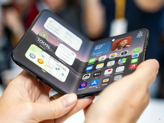 影视飓风送员工每人一台iPhone Duo 实习生也有份