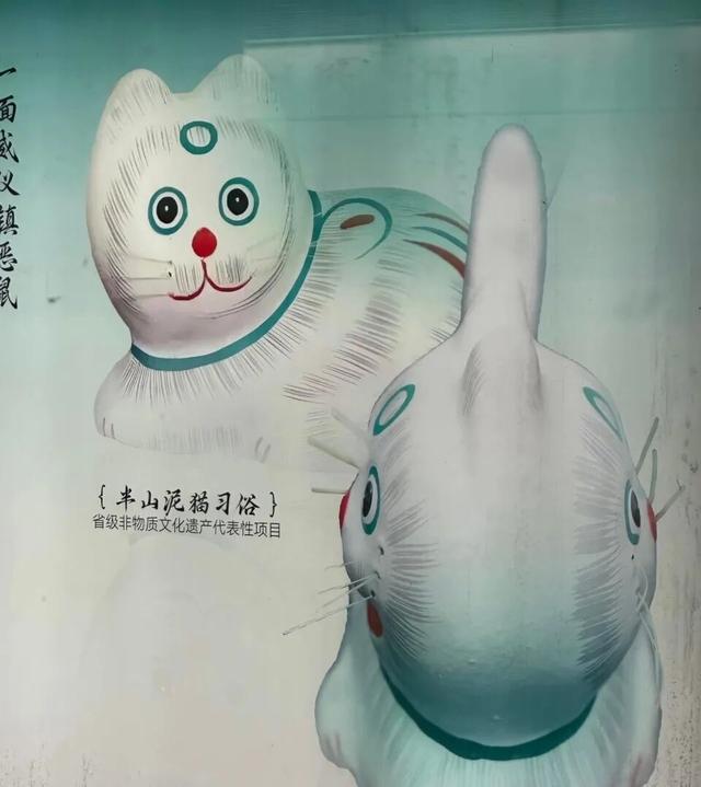 杭州一地铁站广告被吐槽“像朝乘客竖中指”，工作人员回应：广告在上刊前都有报备，会审核排查相关情况