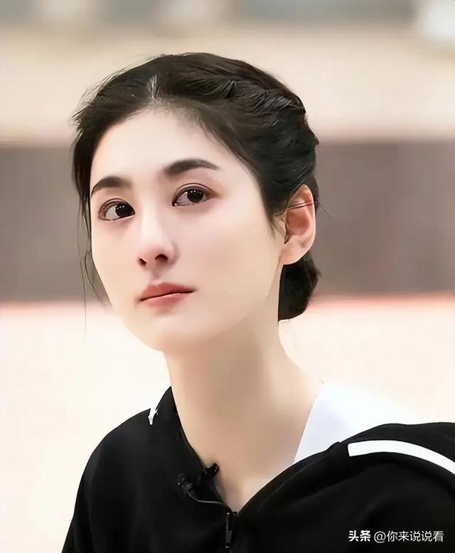 搬石头砸自己脚！韩沛颖直播风波牵连多位艺人，结果反转让人意外