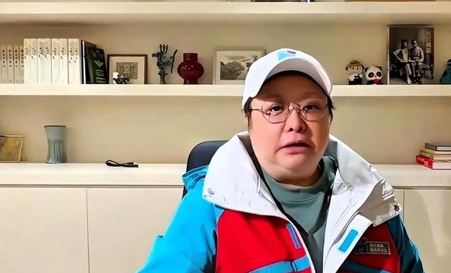 贪污上亿、假慈善、被人身控制？54岁的韩红，私生活谣言相当荒