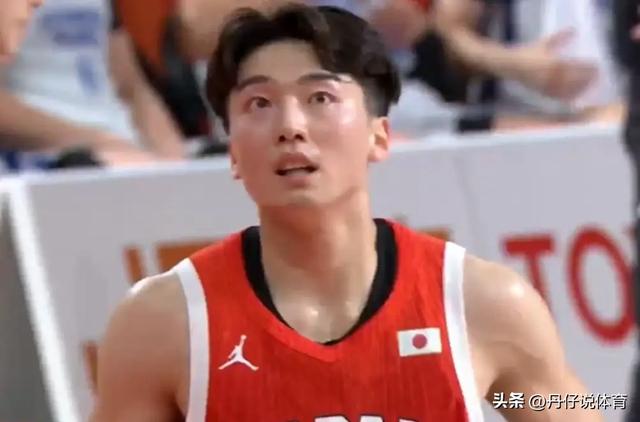一场85-78！让日本爆冷进4强，半决赛碰中国男篮 这下他们高兴了！