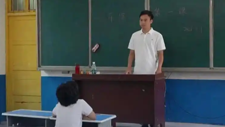 湖南武冈栗山小学二年级只有1个学生
