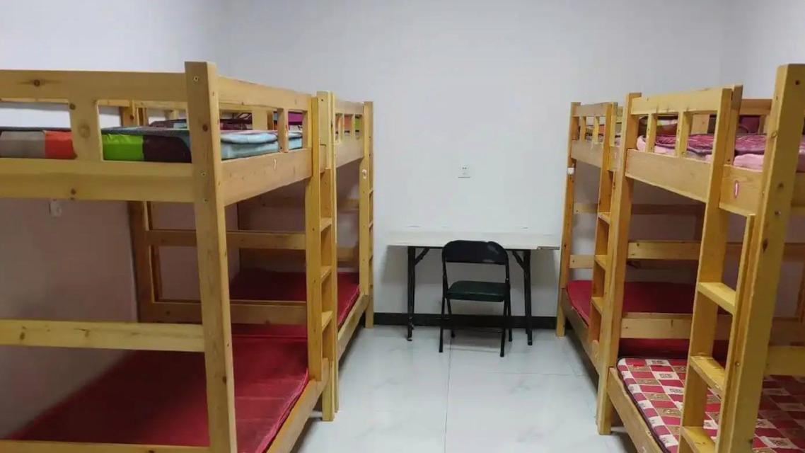 女儿三年级就住校 爸爸担心到凌晨2点
