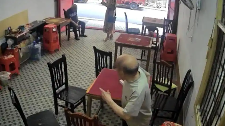 央媒评湖南扶老人被索赔事件