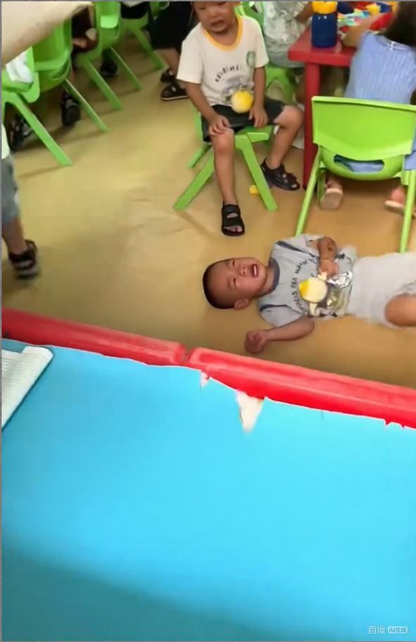 幼儿园开学第一天场面完全失控