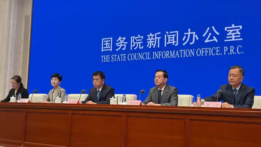 新出生人口维持在800万左右