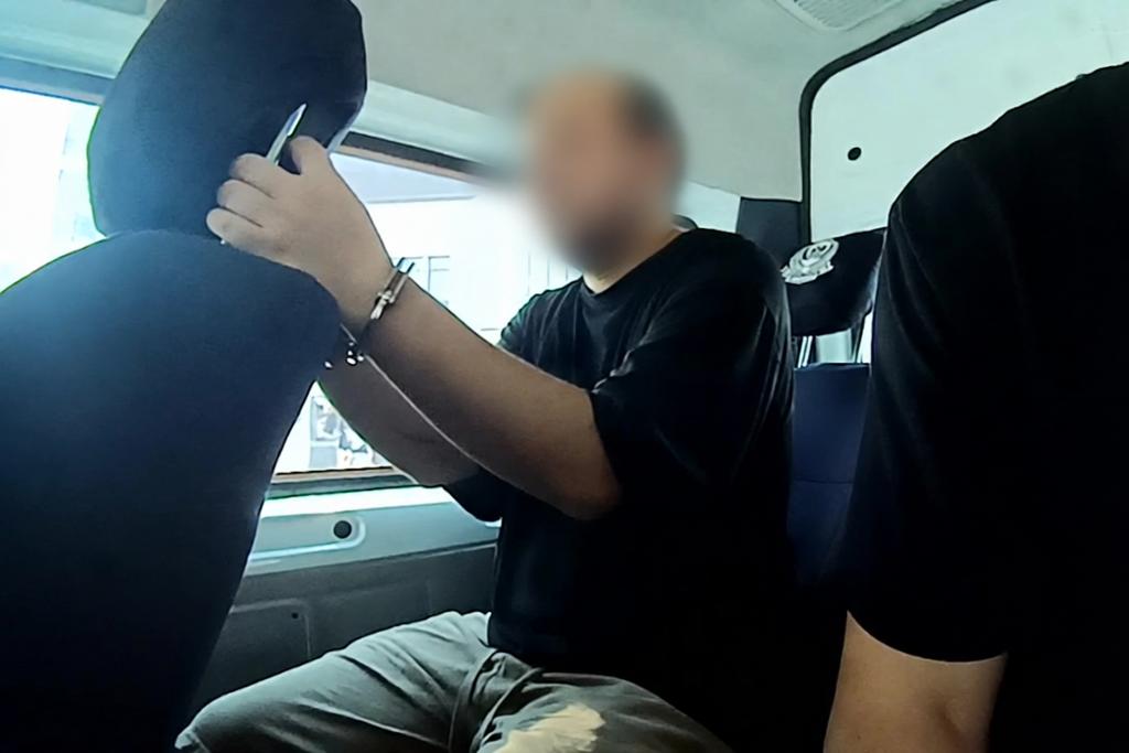旅游回家门窗完好3台空调不翼而飞