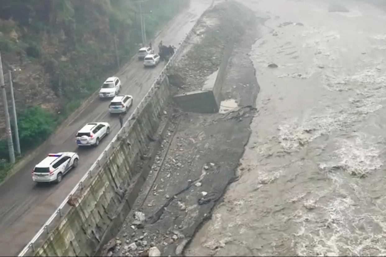 吉隆泥石流由尼泊尔高山冰崩引发