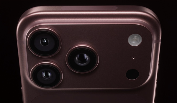 iPhone 18 Pro 勃艮第红