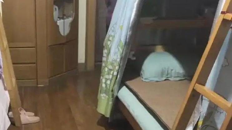 住朋友家睡高低床摔伤 索赔10万元