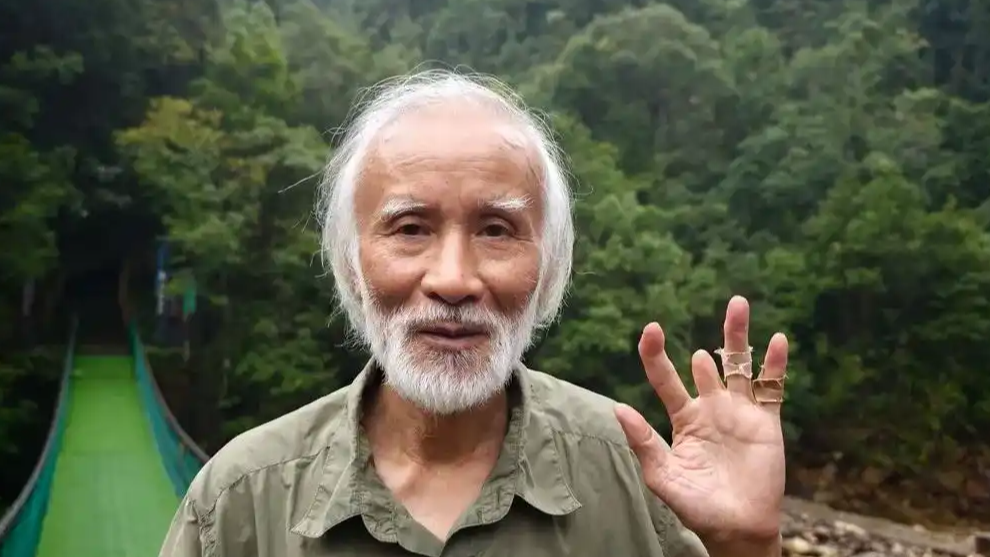珍贵蛇标本被损坏 77岁捐赠者发声