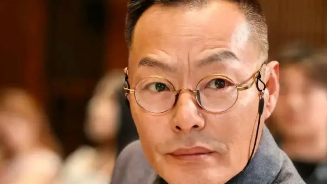 演员王新昉在出租屋去世