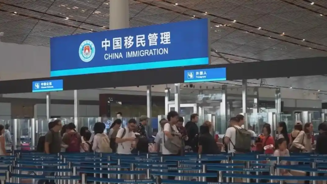 外籍游客爱上中国秋日深度游