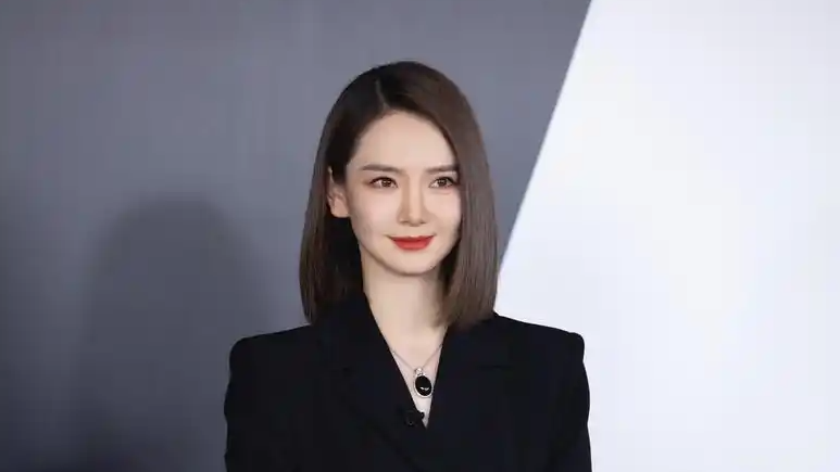 AI肖像授权是因为缺钱？戚薇回应