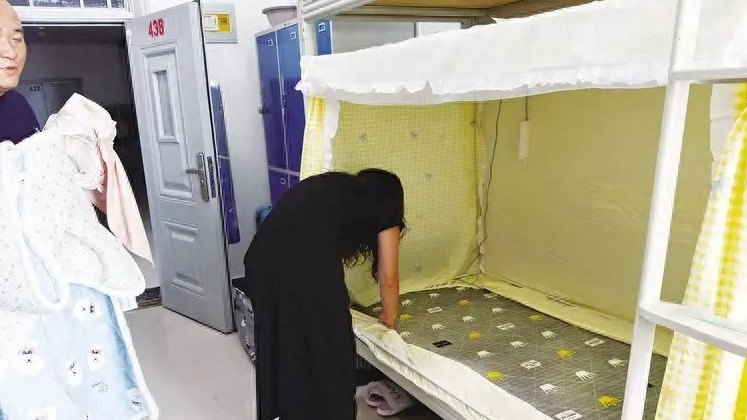 大学生开学装备两极分化引热议