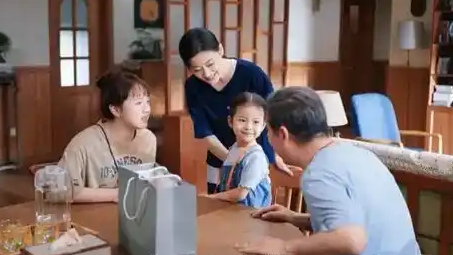 家长花7980元送小学生去大厂上班