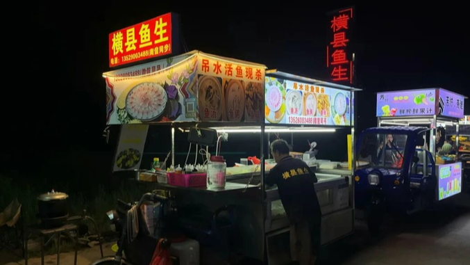 夜市摊位月租27万 摆摊比开店还烧钱