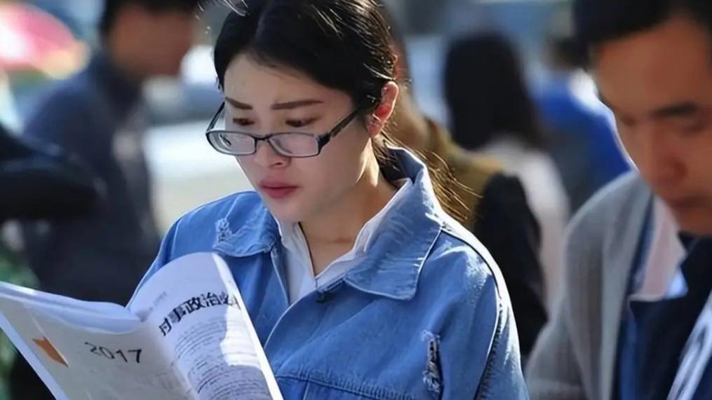 硕士考试第一名因专升本被取消资格