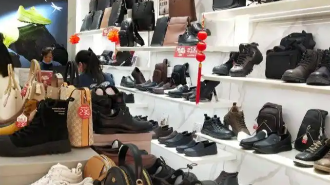 国内市场皮鞋卖不动了吗