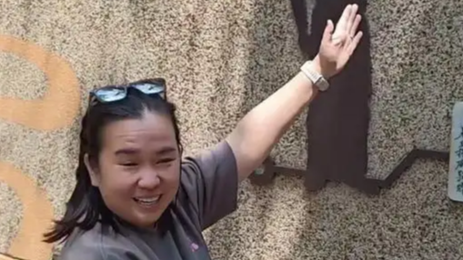 马来西亚女子昆明街头认出外公照片