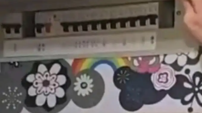 啄木鸟维修换1个开关收费2800