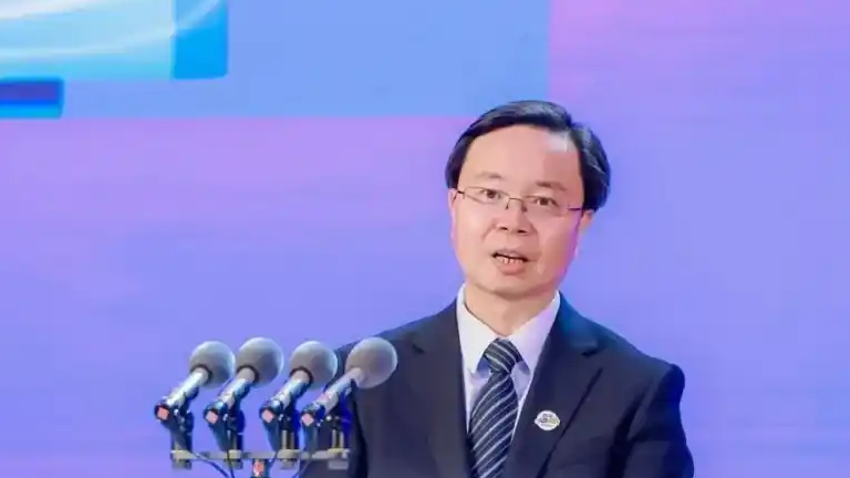 广东省副省长李运任深圳市代市长