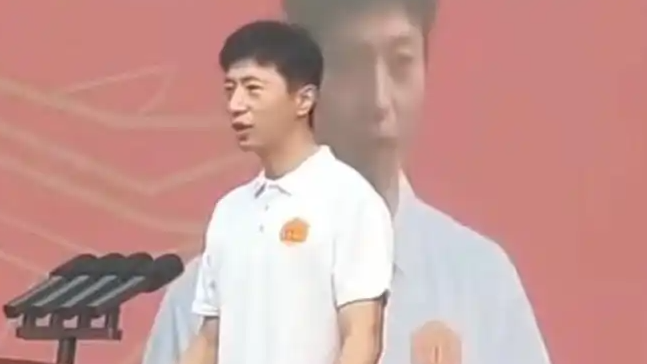 马龙作为博士新生代表发言