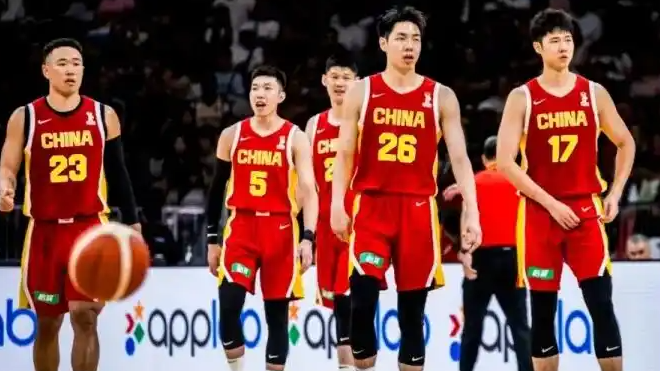 男篮世预赛：中国队大胜卡塔尔