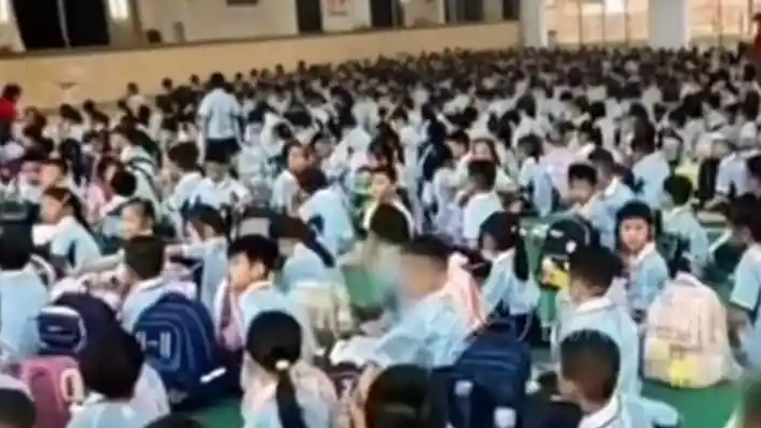 新校舍未完工便开学 当地通报