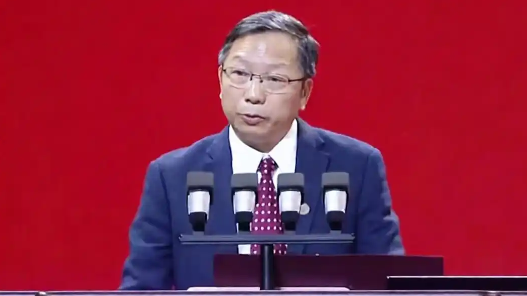 “中学教的是答案 大学教的是问题”