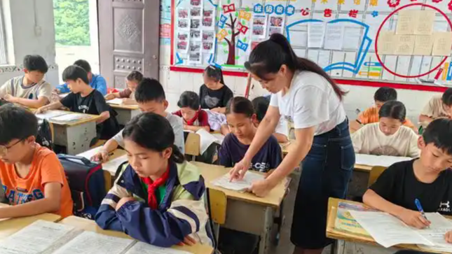 多地小学老师转教初中