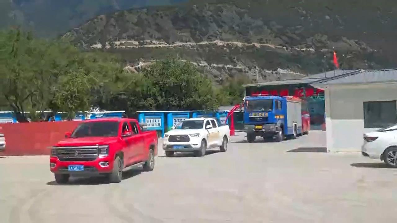 西藏泥石流致重大伤亡 救援力量集结