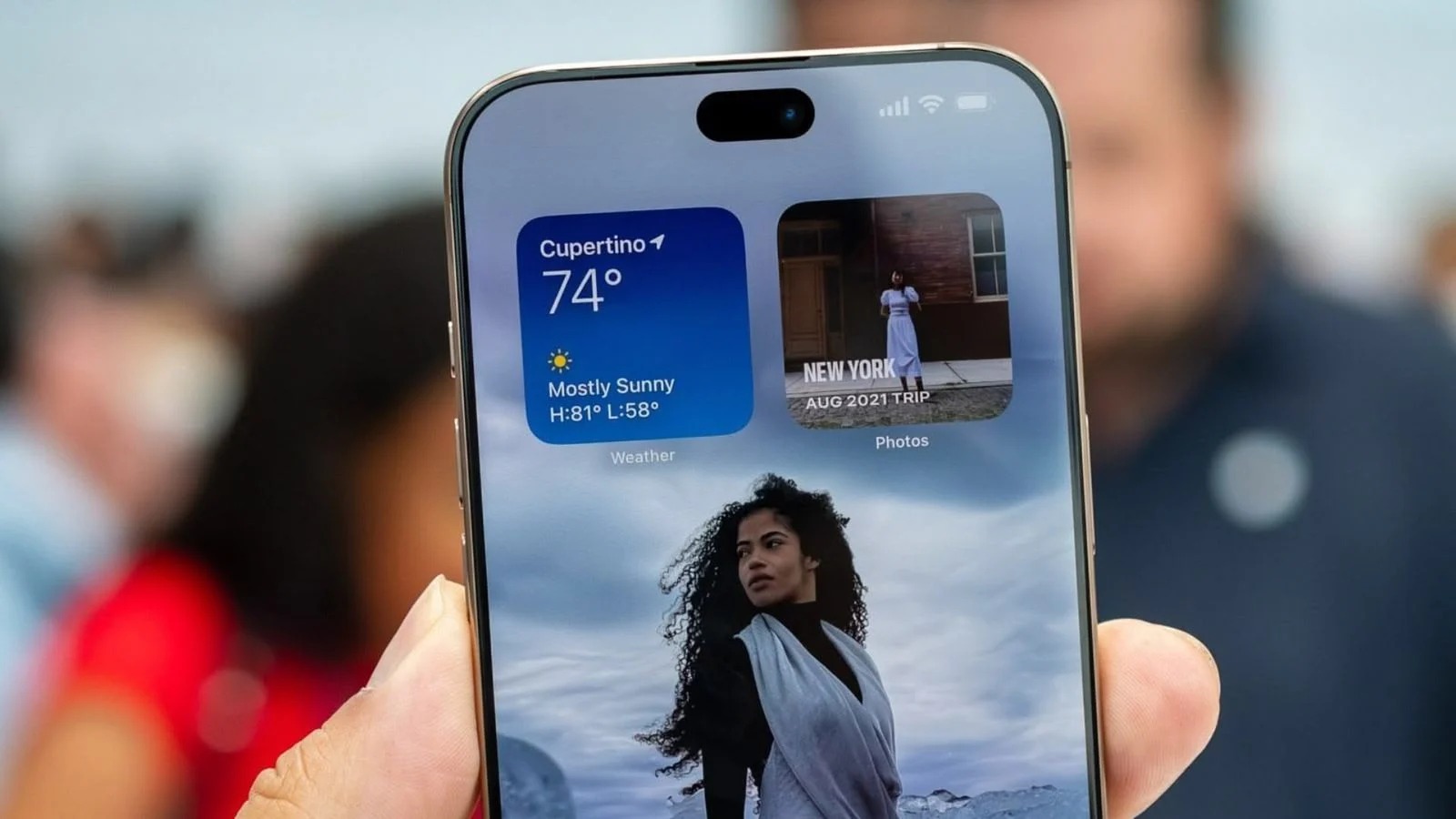 古尔曼：苹果 iPhone 18 Pro 将搭载更小的灵动岛，支持显示三个实时活动