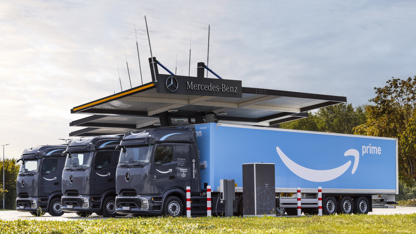 亚马逊收货 27 辆梅奔 eActros 600 纯电动卡车，总订单规模超 200 辆