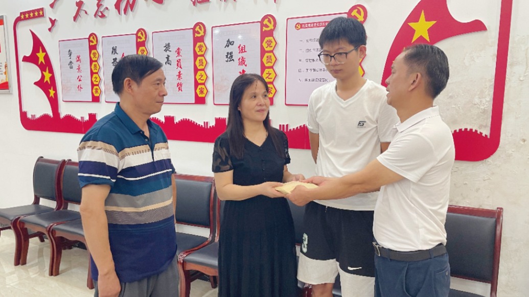 湖南媒体：有关部门确认“施救老人遭索赔”事件中店主不承担法律责任