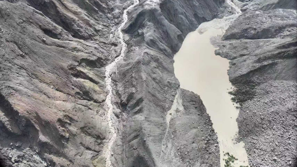 航拍遭受泥石流灾害后的吉隆口岸：中国安能先遣组已抵达，首要任务排除上游堰塞体险情