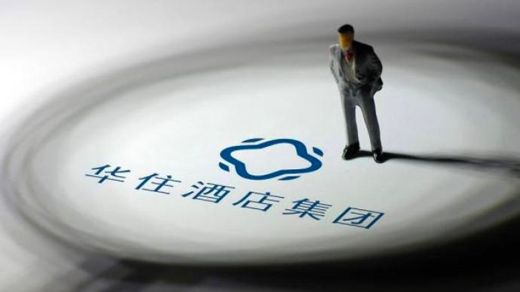 房客发视频曝光“床单有血迹”遭酒店方起诉索赔一元，华住回应：尊重消费者权利，也尊重法律重视证据