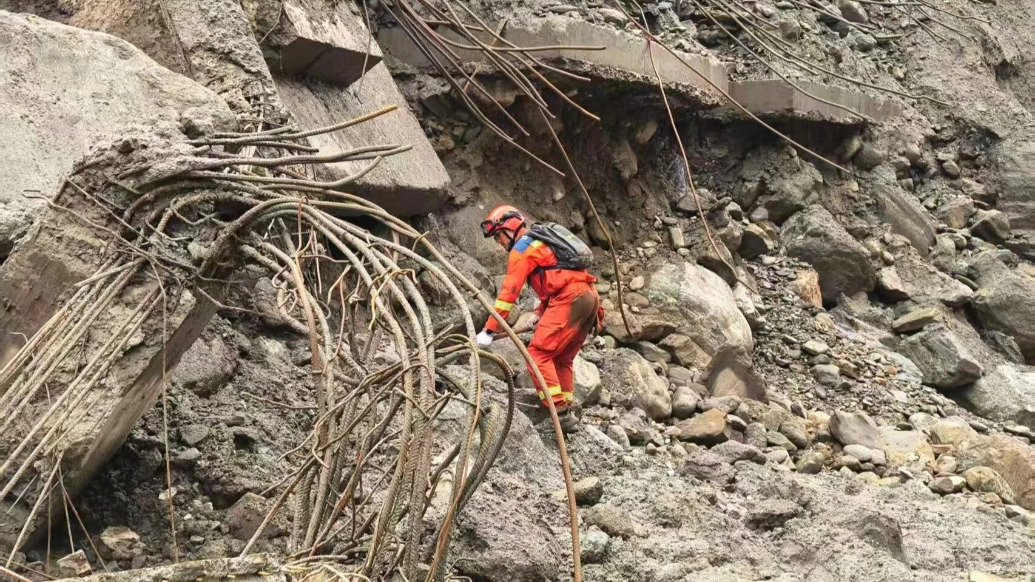 西藏吉隆口岸建筑只剩钢筋骨架