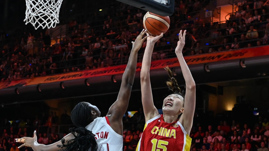 女篮世界杯中国队首战大比分不敌美国队