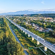 12306回应假期高铁票涨价：不同日期折扣不同，并非涨价_中国政库