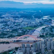人民日报：释放“海”的潜力，激发“江”的活力，做足“边”的文章