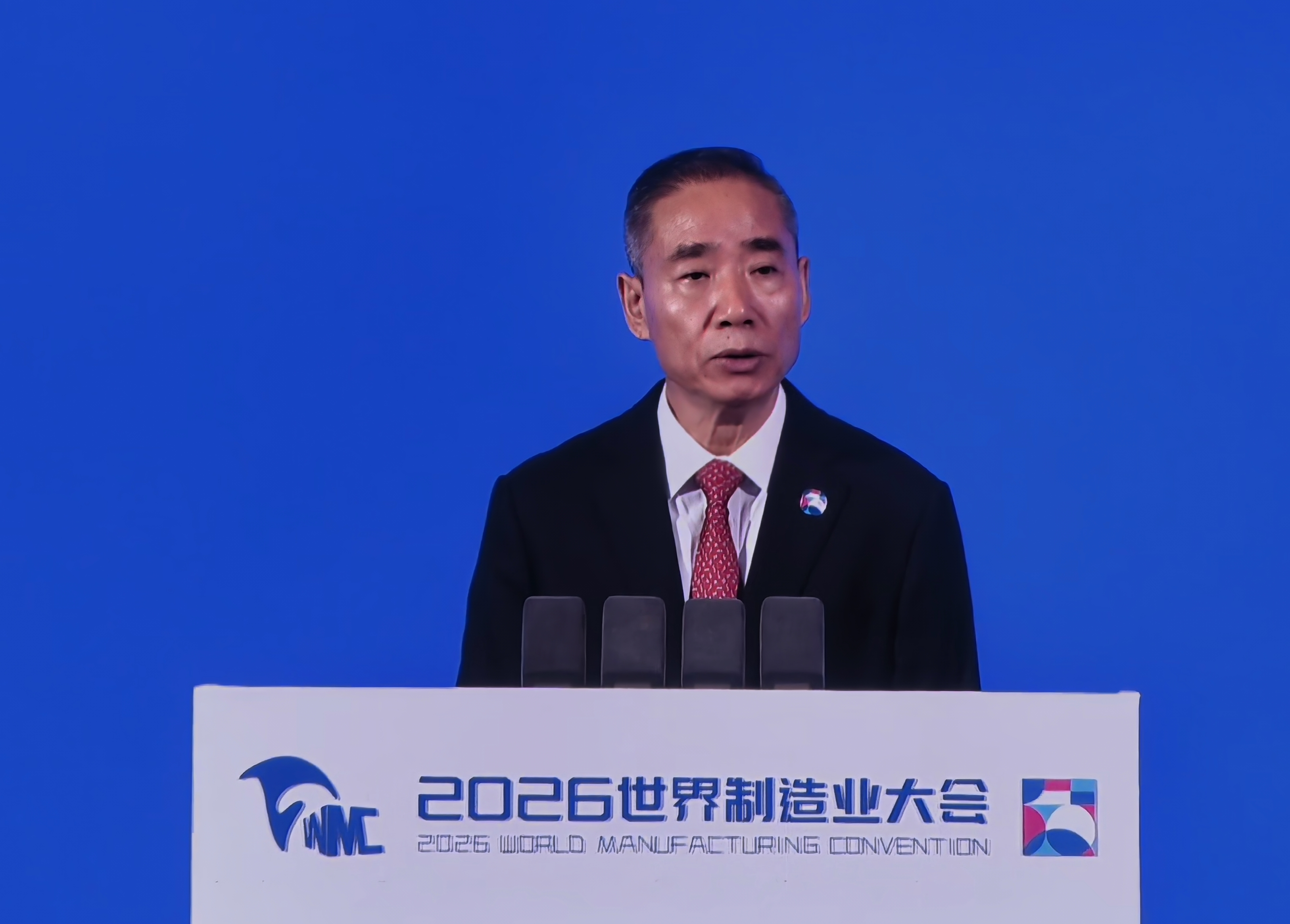 工信部：大力发展开源基座模型和垂类模型，夯实新一代智能制造软硬件基础
