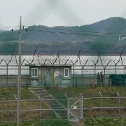 韩媒：3人在韩朝军事分界线附近韩国一侧受伤，或因地雷爆炸