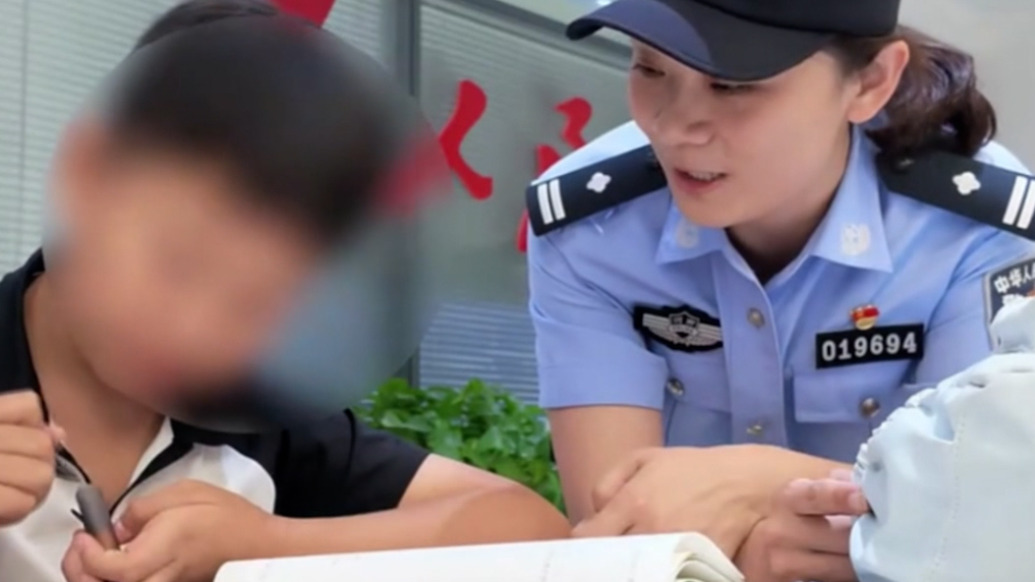 作业一字未写谎称已完成，妈妈一气之下送儿子到派出所补作业