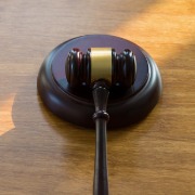 出租屋里造假“进口驼奶粉”获利40万，3人被判刑