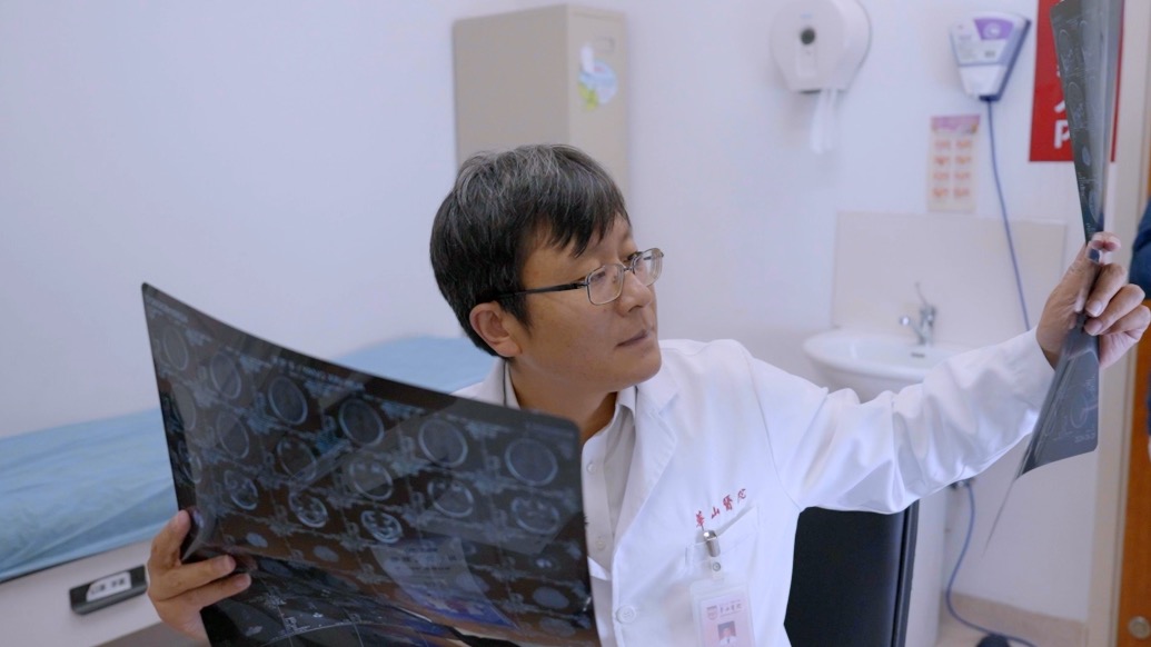 人最后为什么会变成“老小孩”？郁金泰：人的一生是一条抛物线