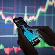 每日看盘｜AI主线分化，A股冲高受阻