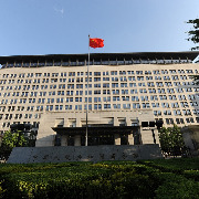 双节临近，商务部会同相关部门在少数民族地区组织出库中央储备冻牛羊肉5100吨